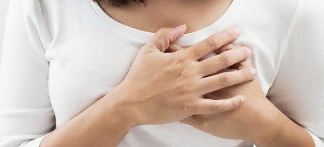 На відміну від грудного остеохондрозу, ВСД супроводжується болем у серці